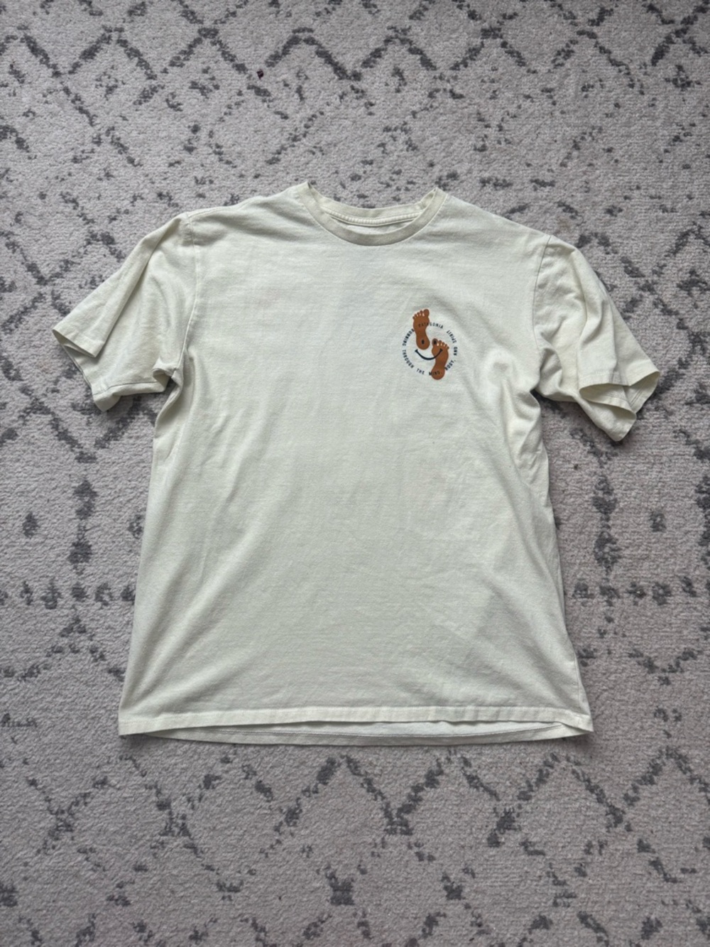 Men’s Trail Trotters Responsibili-Tee in birch white